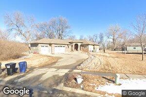 710 W 1st Ave, Lennox, SD 57039