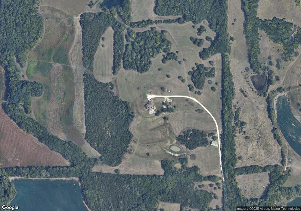 4901 SW Davis Rd, Topeka, KS 66610 - photo 1