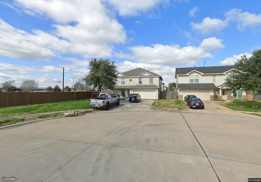 1034 Harrisburg Ct, Rosenberg, TX 77471 - photo 1