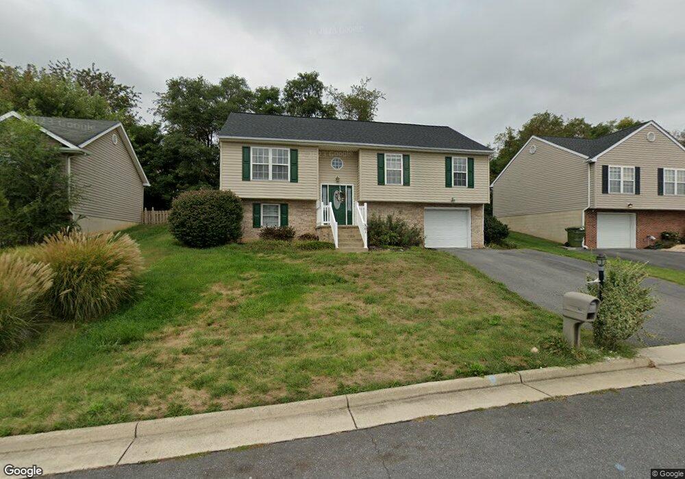 561 Edwardian Ln, Waynesboro, VA 22980 - photo 1