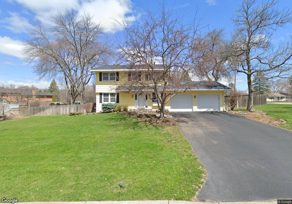 17600 Leemans Dr, Minnetonka, MN 55345 - photo 1