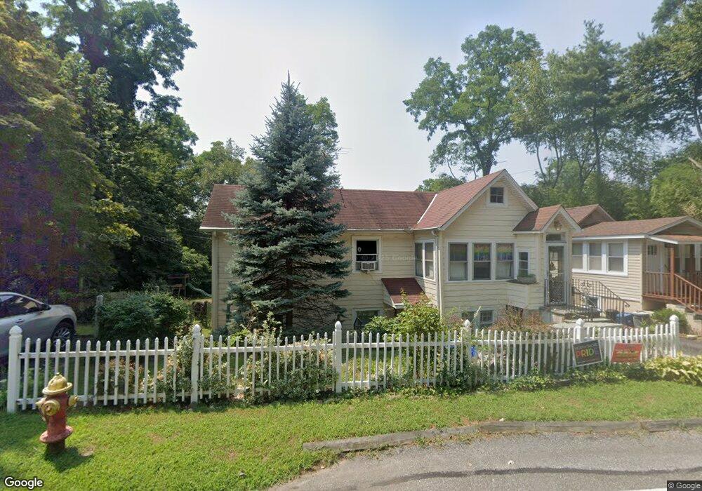 22 Hammond Rd, Glen Cove, NY 11542 - photo 1