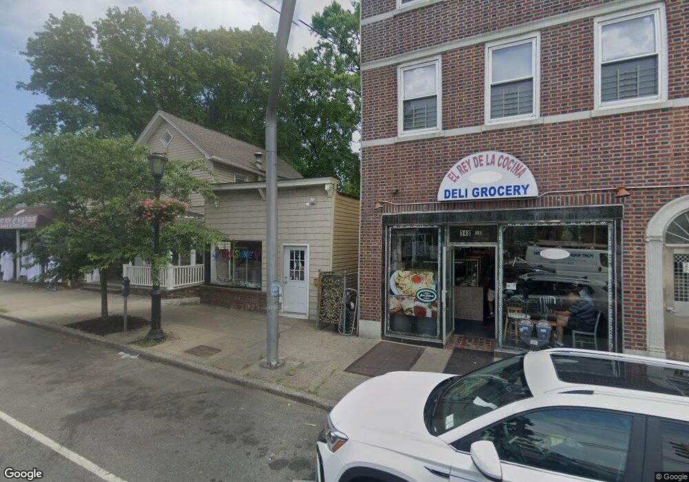 148 Main St unit 2E, Port Washington, NY 11050 - photo 1