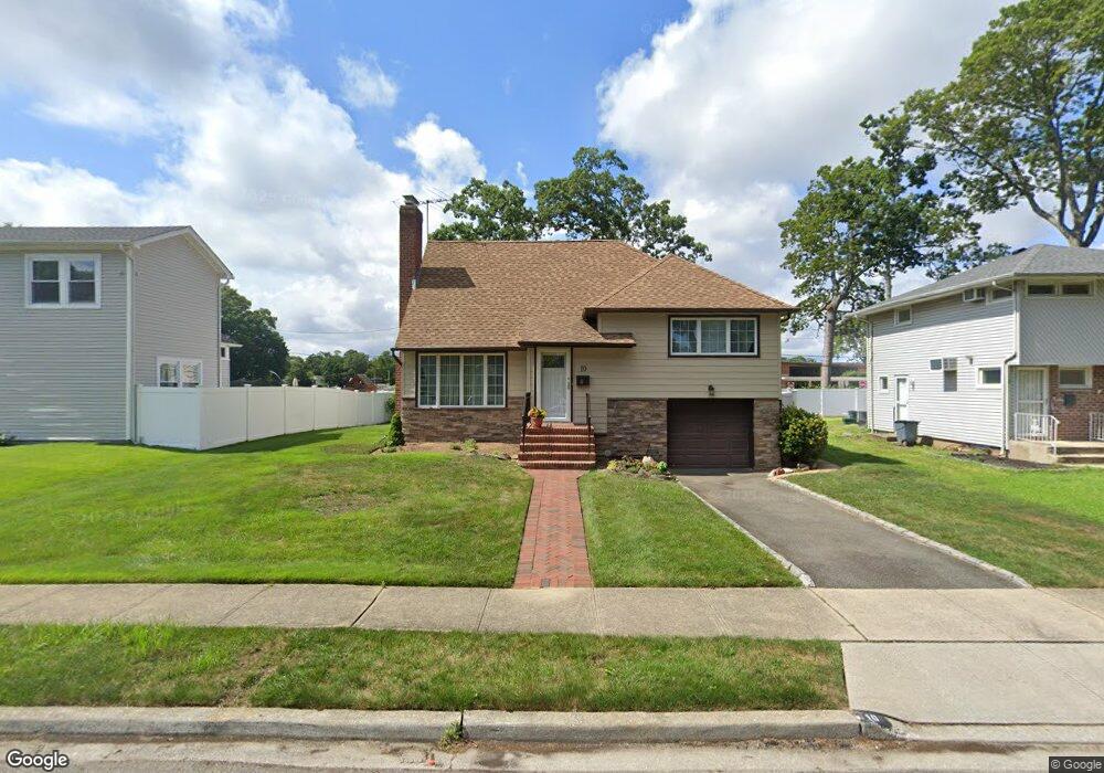 10 Hawthorne Ave, Merrick, NY 11566 - photo 1