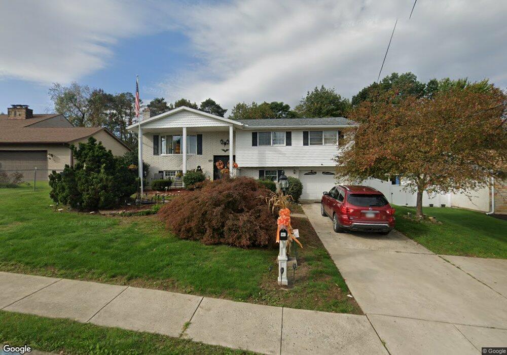 207 Stone St, Moosic, PA 18507 - photo 1