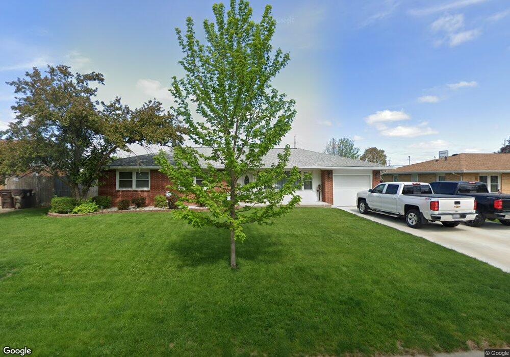 190 Regent St, Lincoln, IL 62656 - photo 1