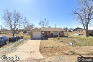 808 Wisconsin St, Geronimo, OK 73543