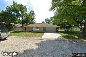 207 S Putnam St, Moweaqua, IL 62550