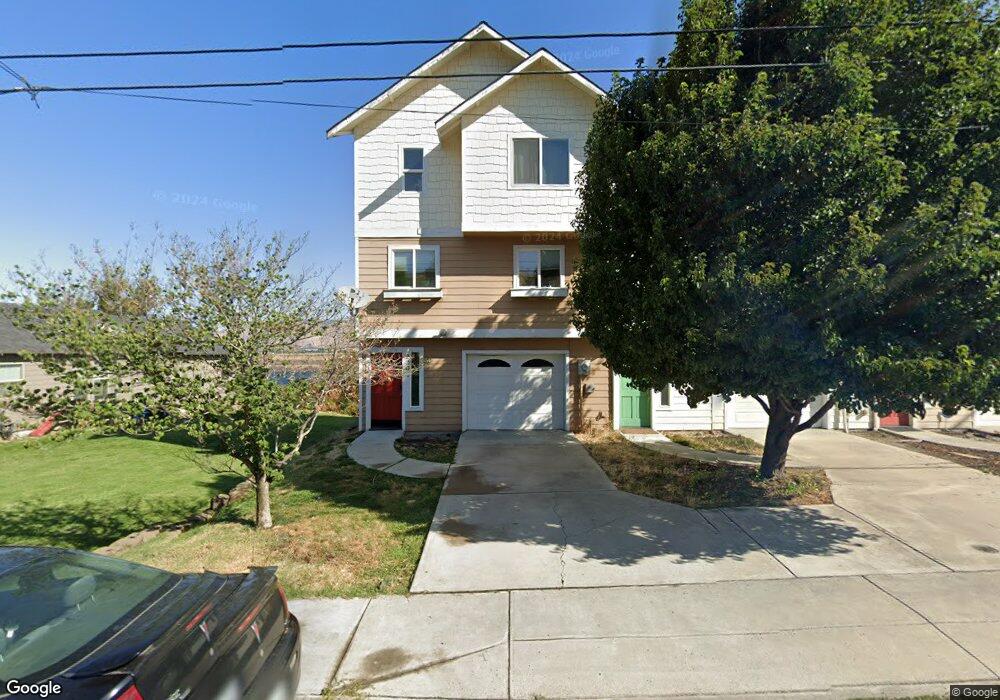 2301 E 10th St, the Dalles, OR 97058 - photo 1