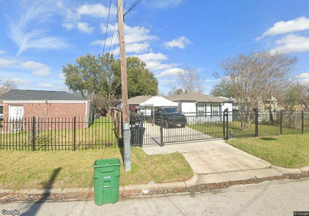 7143 Kinney St, Houston, TX 77087 - photo 1