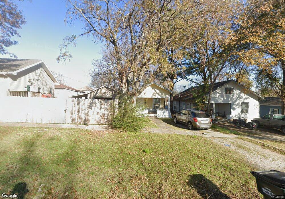 410 W Ragan St, Henryetta, OK 74437 - photo 1