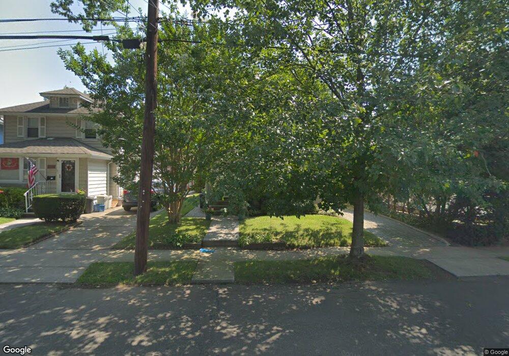 39 Rose Ave, Floral Park, NY 11001 - photo 1