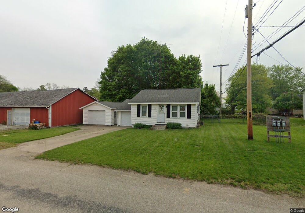 505 Third St, Howe, IN 46746 - photo 1