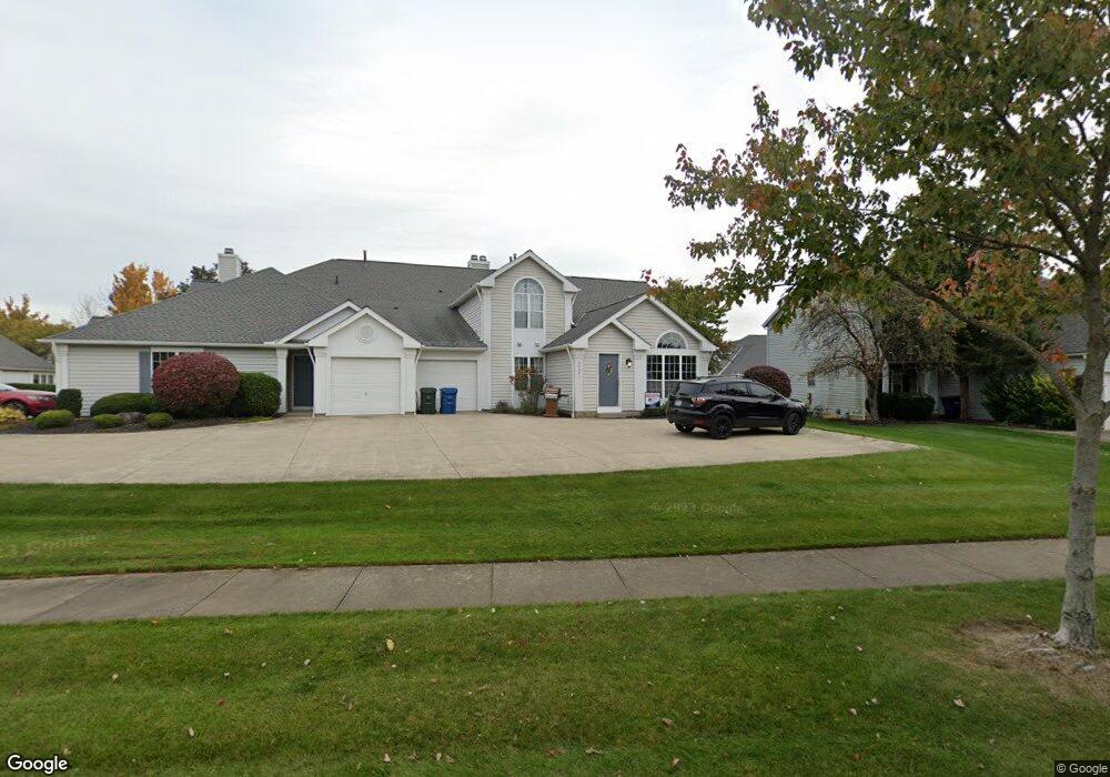 23525 Grist Mill Ct, Olmsted Falls, OH 44138 - photo 1