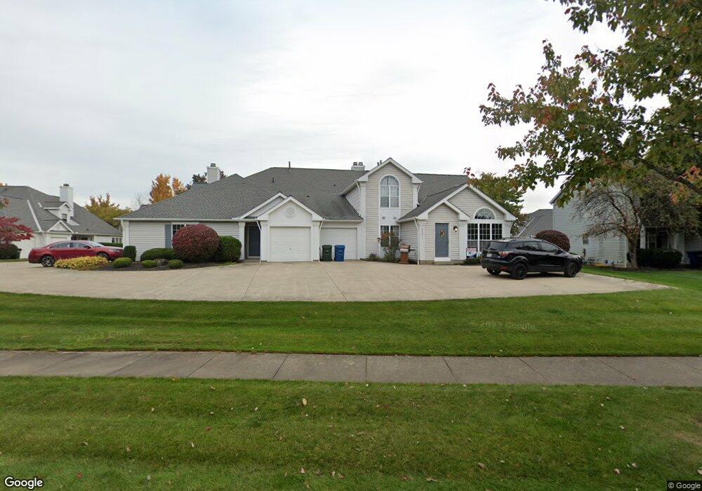 23523 Grist Mill Ct unit 1, Olmsted Falls, OH 44138 - photo 1