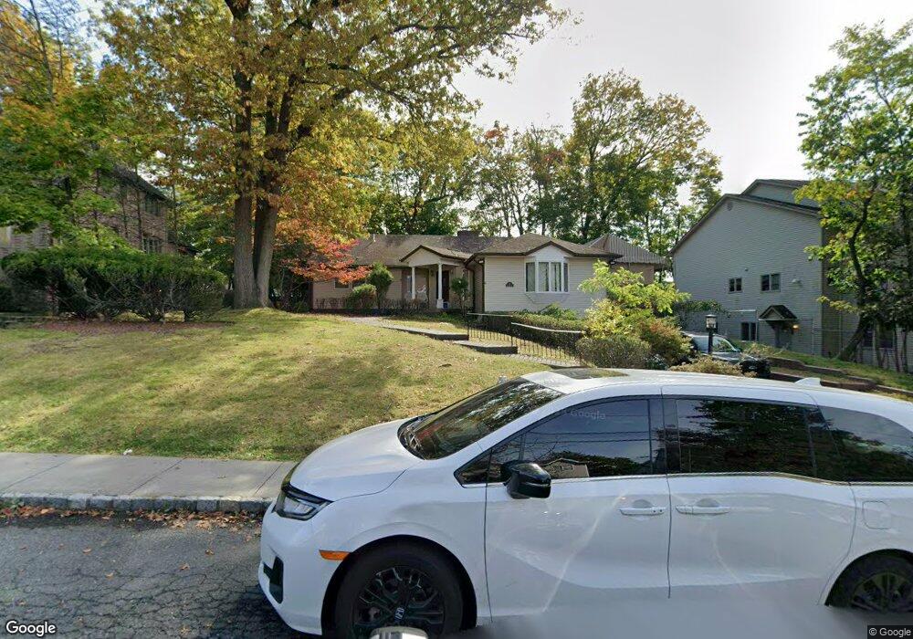 6 Sunrise Dr, Monsey, NY 10952 - photo 1