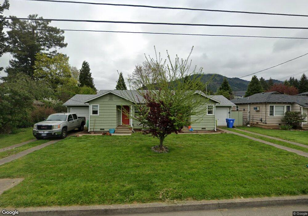 1581 Cloverlawn Dr, Grants Pass, OR 97527 - photo 1