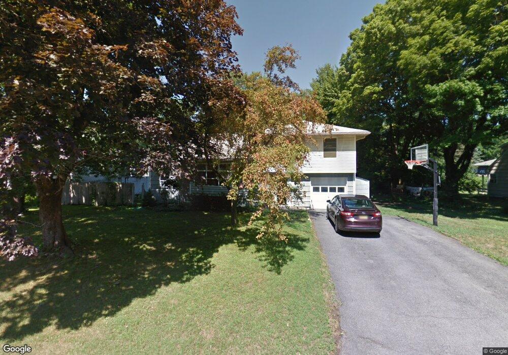 91 Cambridge Dr, Red Hook, NY 12571 - photo 1