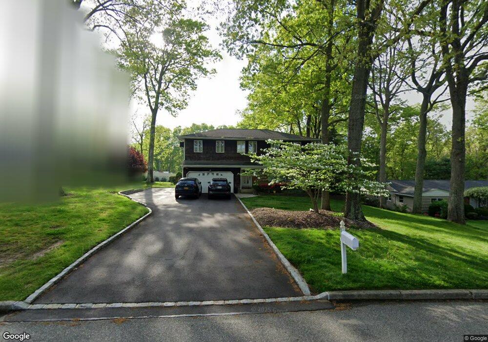 16 Pimlico Dr, ComMacK, NY 11725 - photo 1