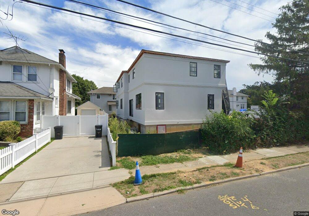 408 Oakland Ave, Cedarhurst, NY 11516 - photo 1