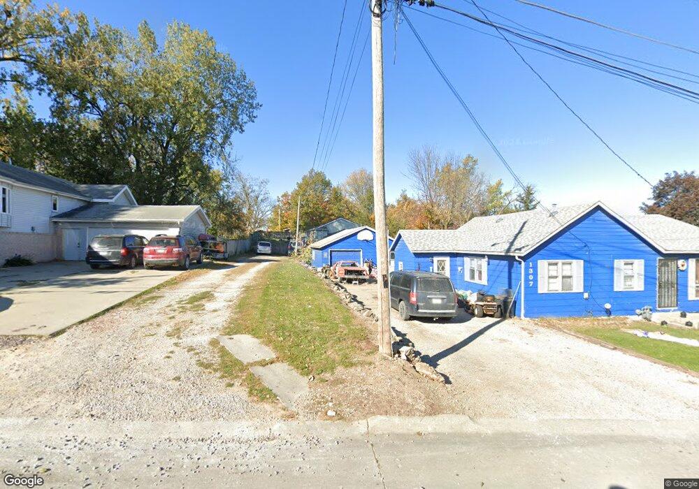 1309 1/2 E 7th St S, Newton, IA 50208 - photo 1