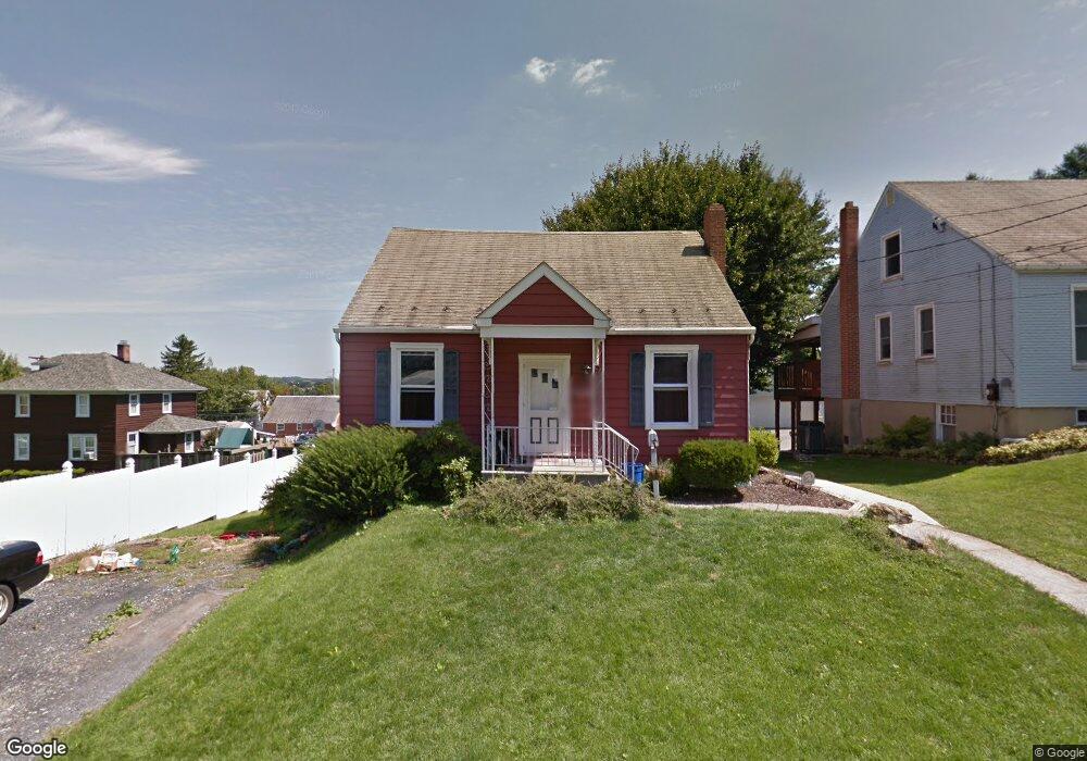150 N Spruce St, Nazareth, PA 18064 - photo 1