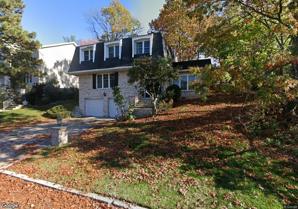 692 Stewart St, Ridgefield, NJ 07657 - photo 1