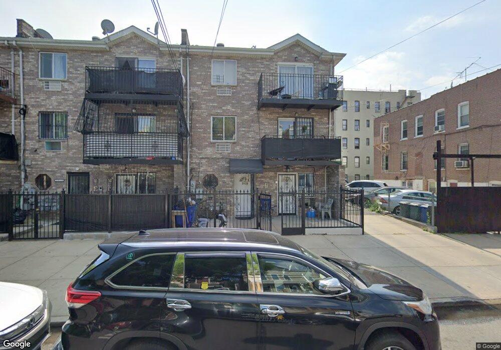 1821 Hunt Ave, Bronx, NY 10462 - photo 1