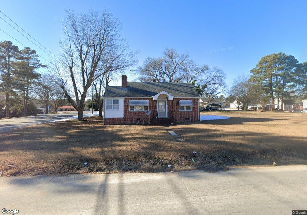 935 Oakley Ave, Roanoke Rapids, NC 27870 - photo 1