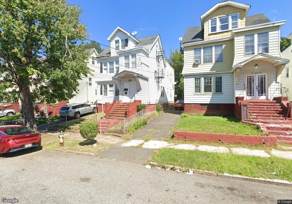 135 Grumman Ave unit 1, Newark, NJ 07112 - photo 1