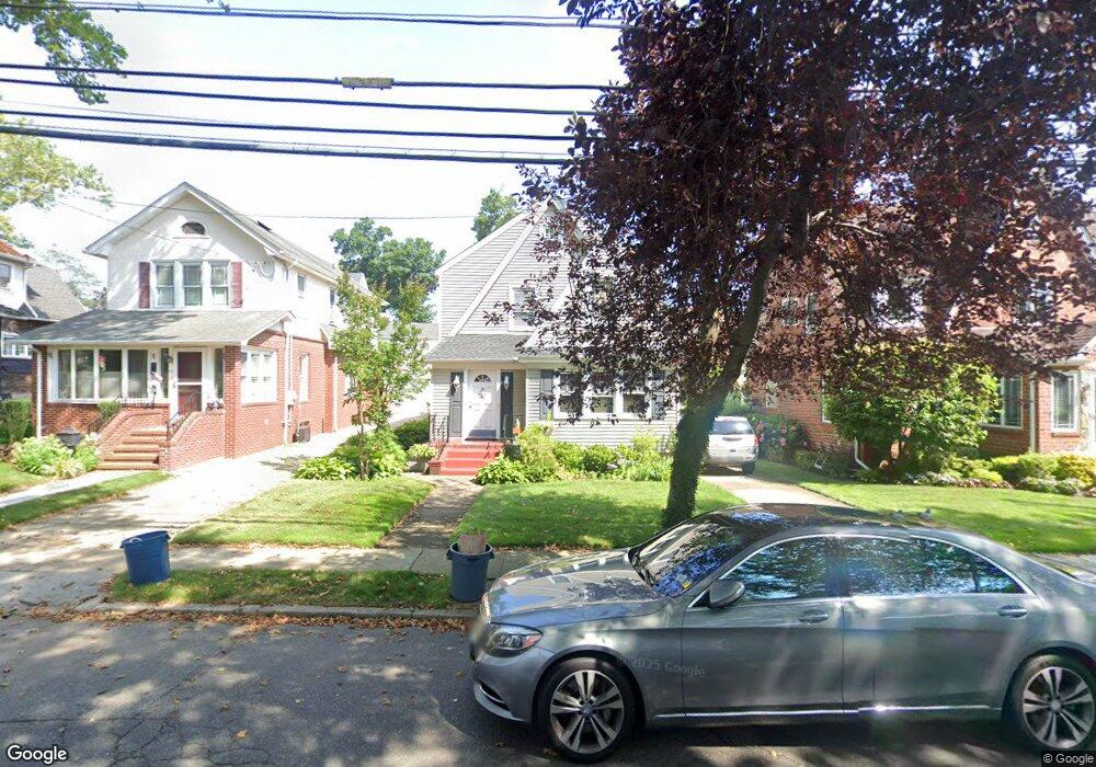 71 Mayfair Ave, Floral Park, NY 11001 - photo 1