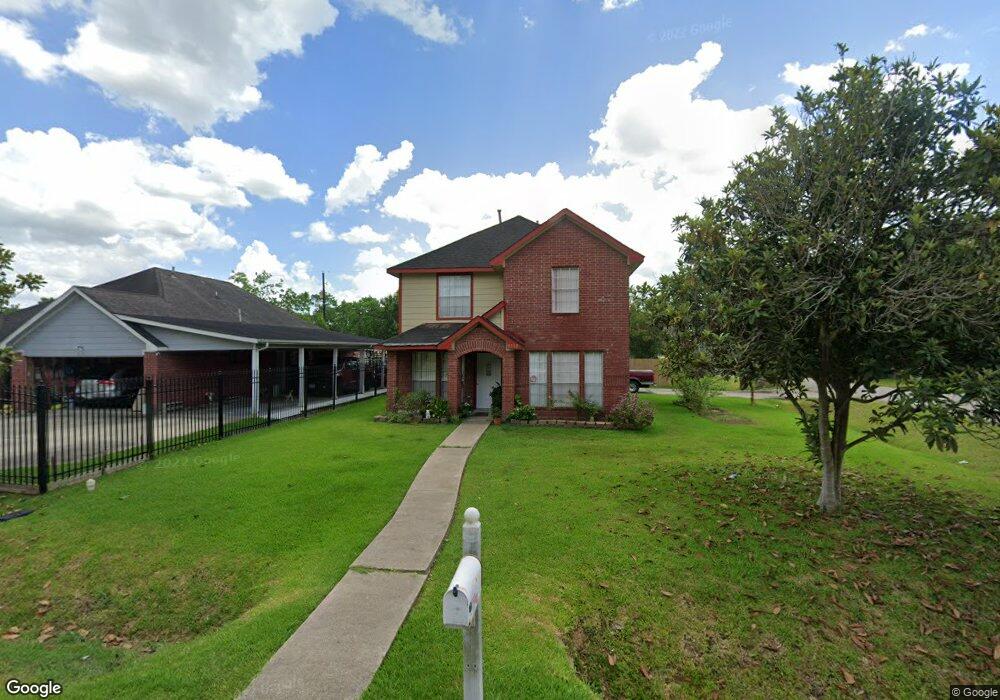 8302 Folkstone Ln, Houston, TX 77075 - photo 1