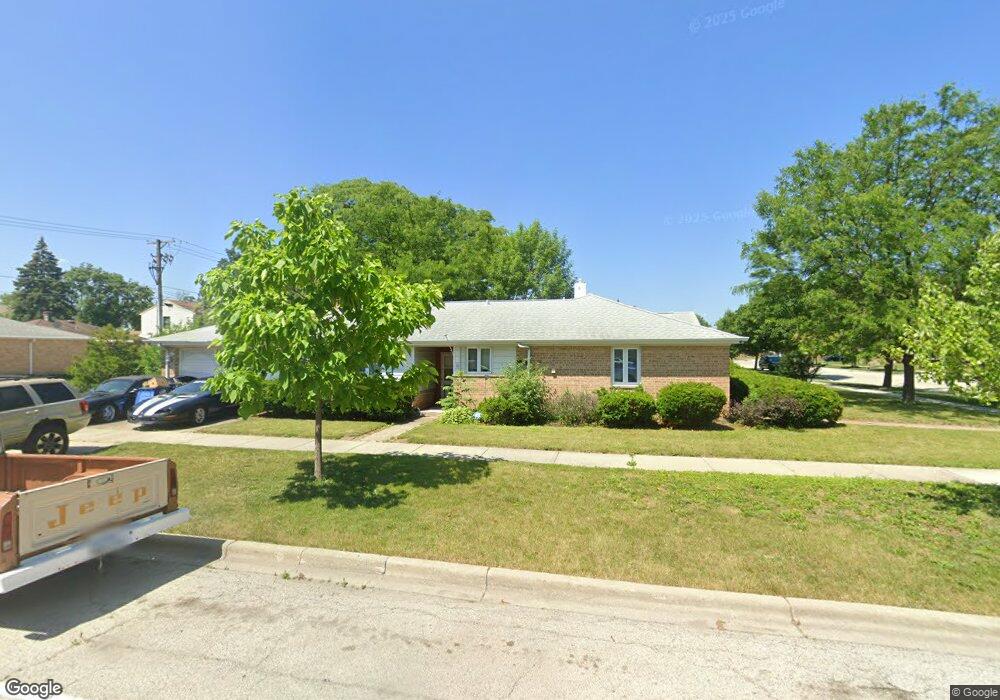 693 Walnut Ct, Des Plaines, IL 60016 - photo 1