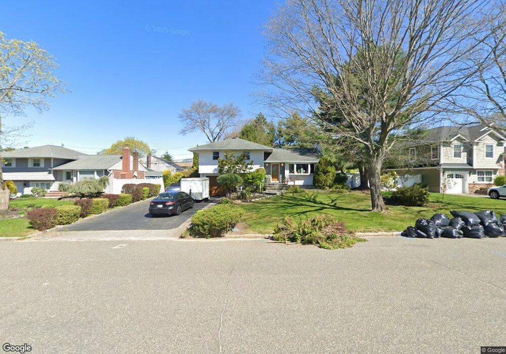 5 Elder Dr, ComMacK, NY 11725 - photo 1