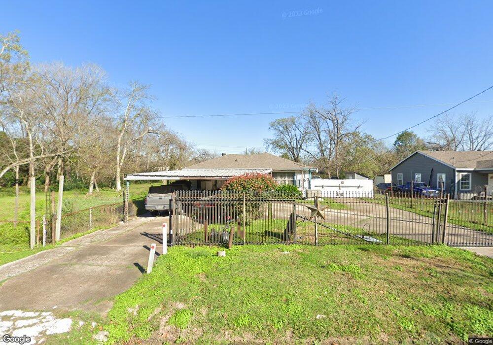 5411 Caplin St, Houston, TX 77026 - photo 1