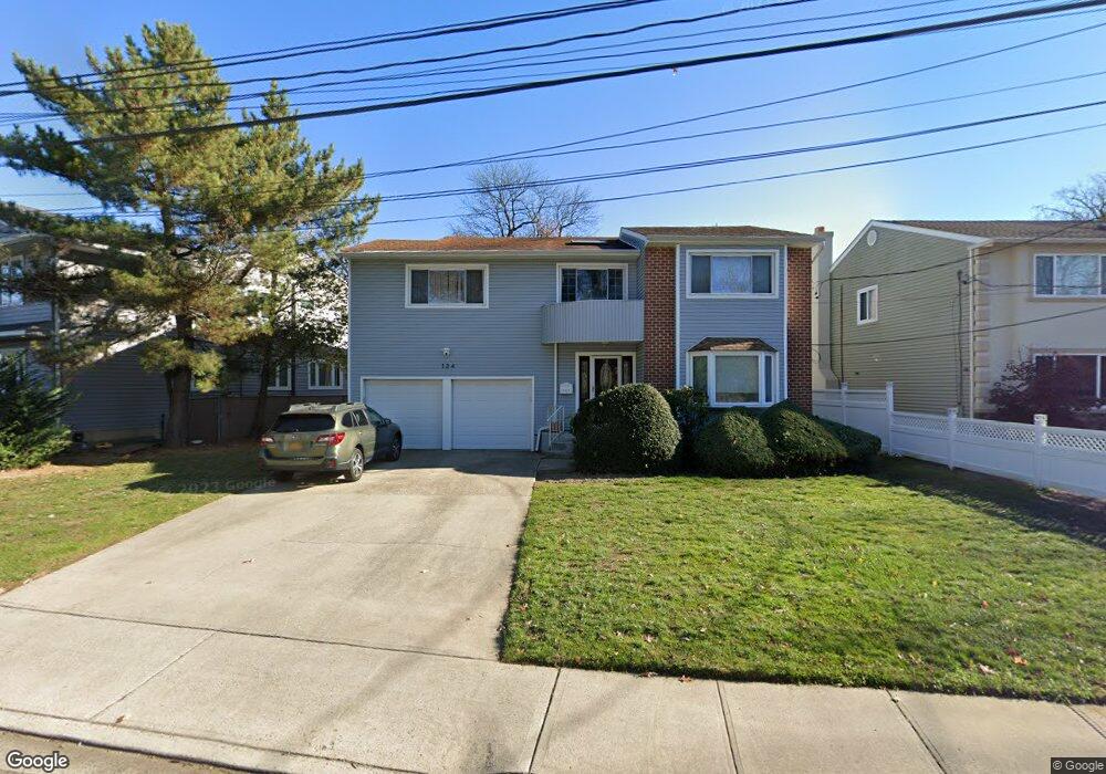 134 N Wood Ln, Woodmere, NY 11598 - photo 1