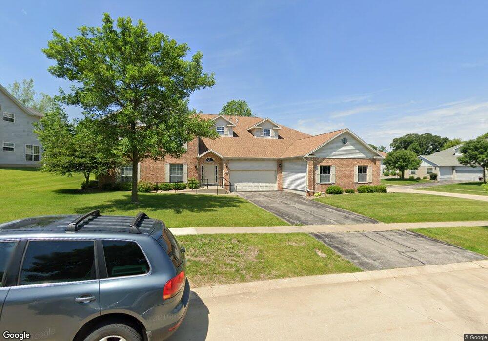 4761 Westchester Dr NE, Cedar Rapids, IA 52402 - photo 1