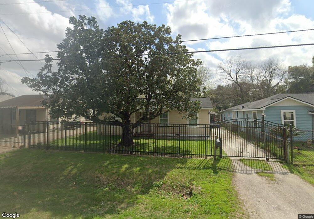 220 Fichter St, Houston, TX 77022 - photo 1