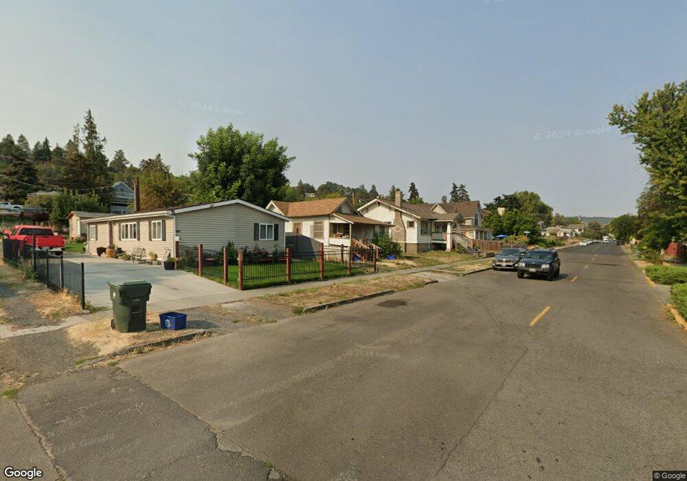 710 E 12th St, the Dalles, OR 97058 - photo 1