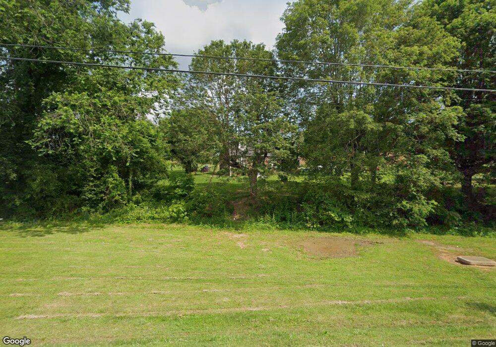 702 N Charlotte St, Dickson, TN 37055 - photo 1