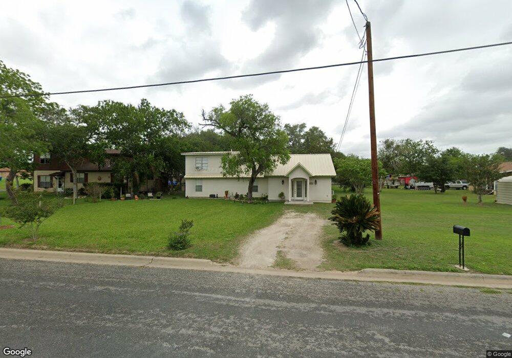 604 W Fannin St, Beeville, TX 78102 - photo 1