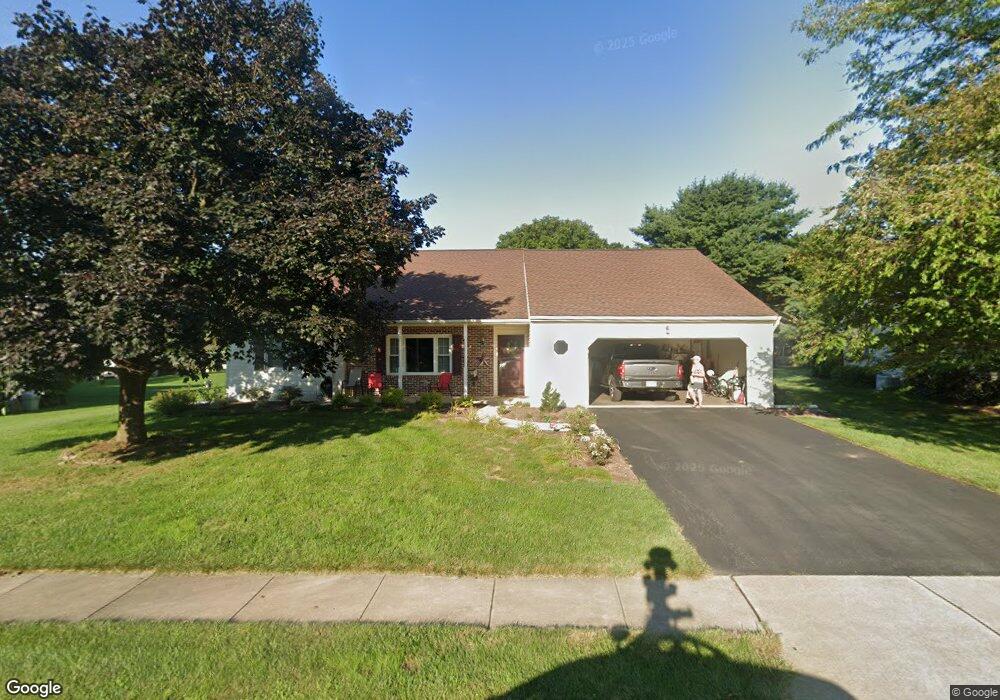 47 Magnolia Dr, Leola, PA 17540 - photo 1