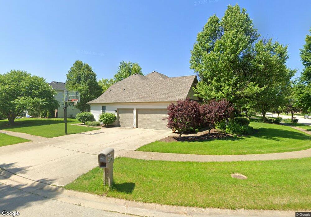 428 Camden Cir, Oswego, IL 60543 - photo 1