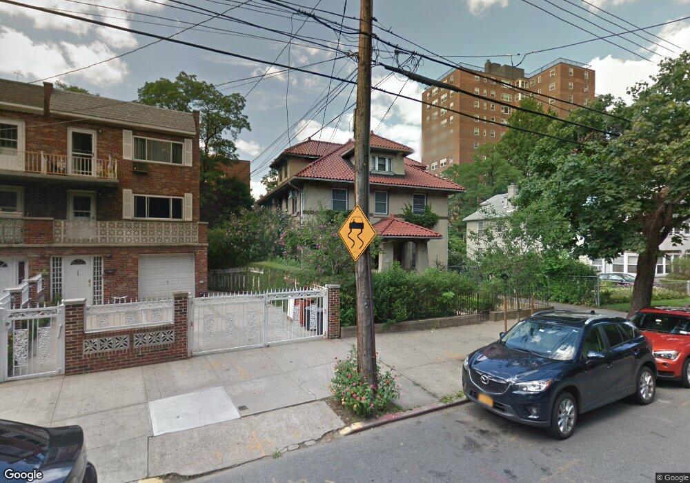 3811 Sedgwick Ave, Bronx, NY 10463 - photo 1