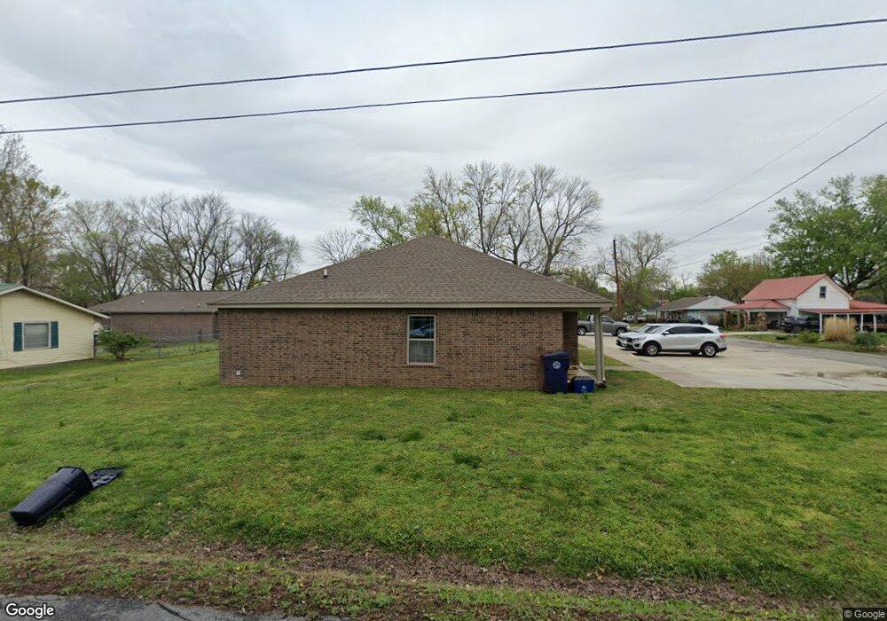 200 W Thurman St, Prairie Grove, AR 72753 - photo 1