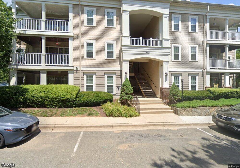 13201 Cloppers Mill Dr unit G, Germantown, MD 20874 - photo 1