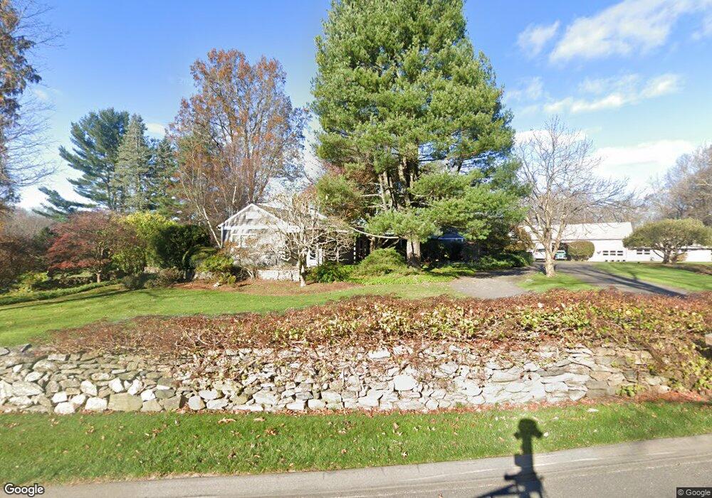 118 Taunton Hill Rd, Newtown, CT 06470 - photo 1