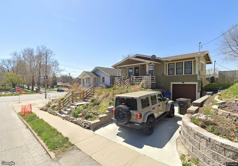 1202 47th St, Des Moines, IA 50311 - photo 1