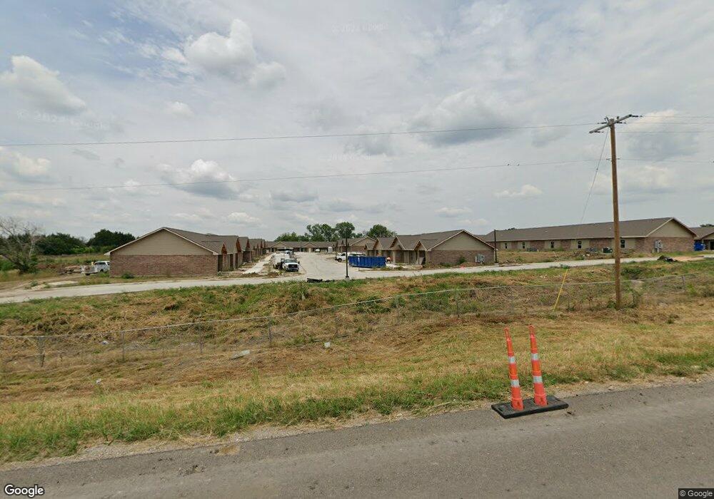 2406 W Ennis Ave, Ennis, TX 75119 - photo 1