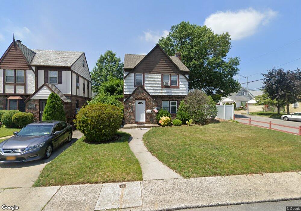 8602 253rd St, Bellerose, NY 11426 - photo 1